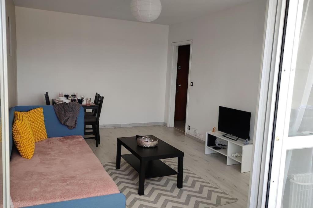 Charmant Appartement Proche Melun Centre Ville المظهر الخارجي الصورة