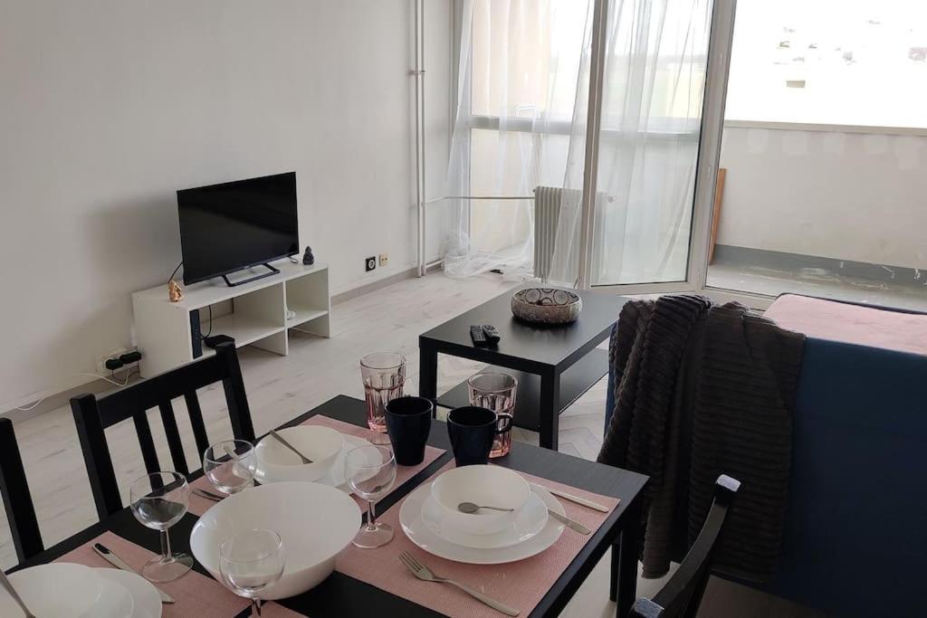 Charmant Appartement Proche Melun Centre Ville المظهر الخارجي الصورة